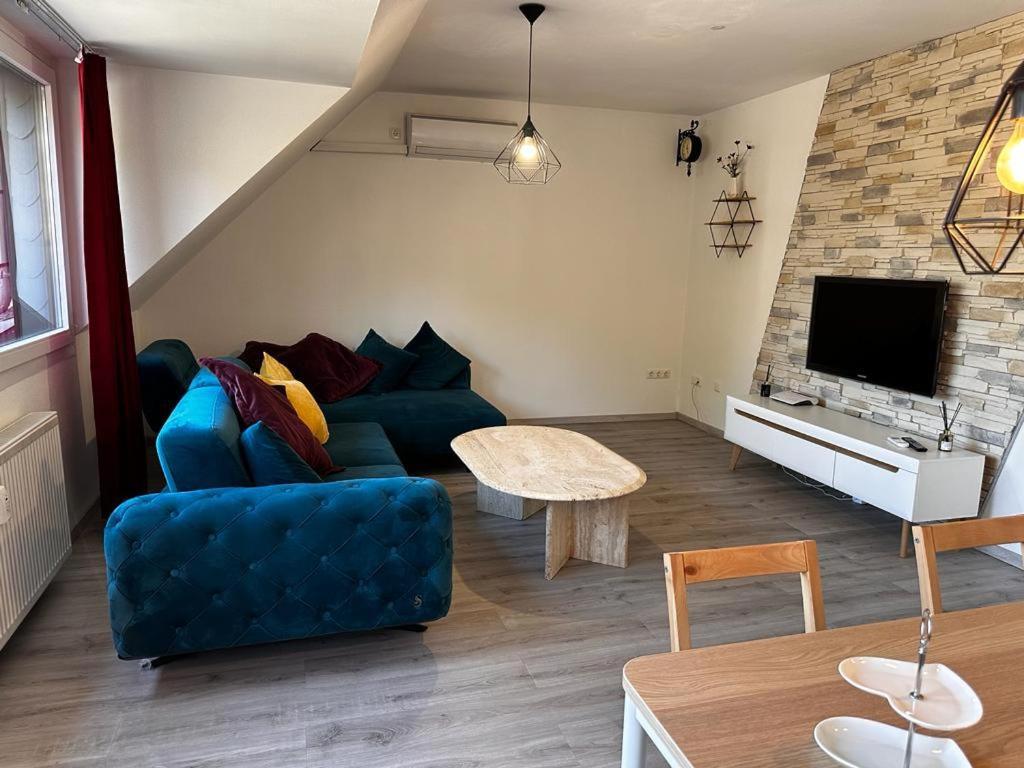 A&V Apartments Wunderschoene Rheinblick Wohnung Zum Entspannen Apt Ela Дуйсбург Екстер'єр фото