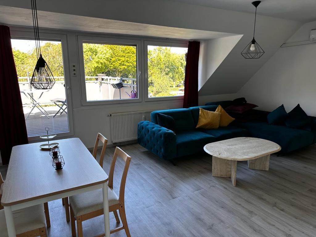 A&V Apartments Wunderschoene Rheinblick Wohnung Zum Entspannen Apt Ela Дуйсбург Екстер'єр фото