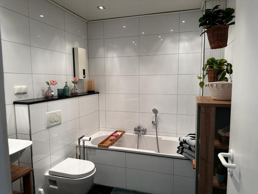 A&V Apartments Wunderschoene Rheinblick Wohnung Zum Entspannen Apt Ela Дуйсбург Екстер'єр фото